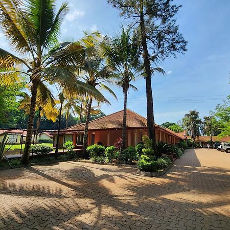 Masindi Hotel Экстерьер фото