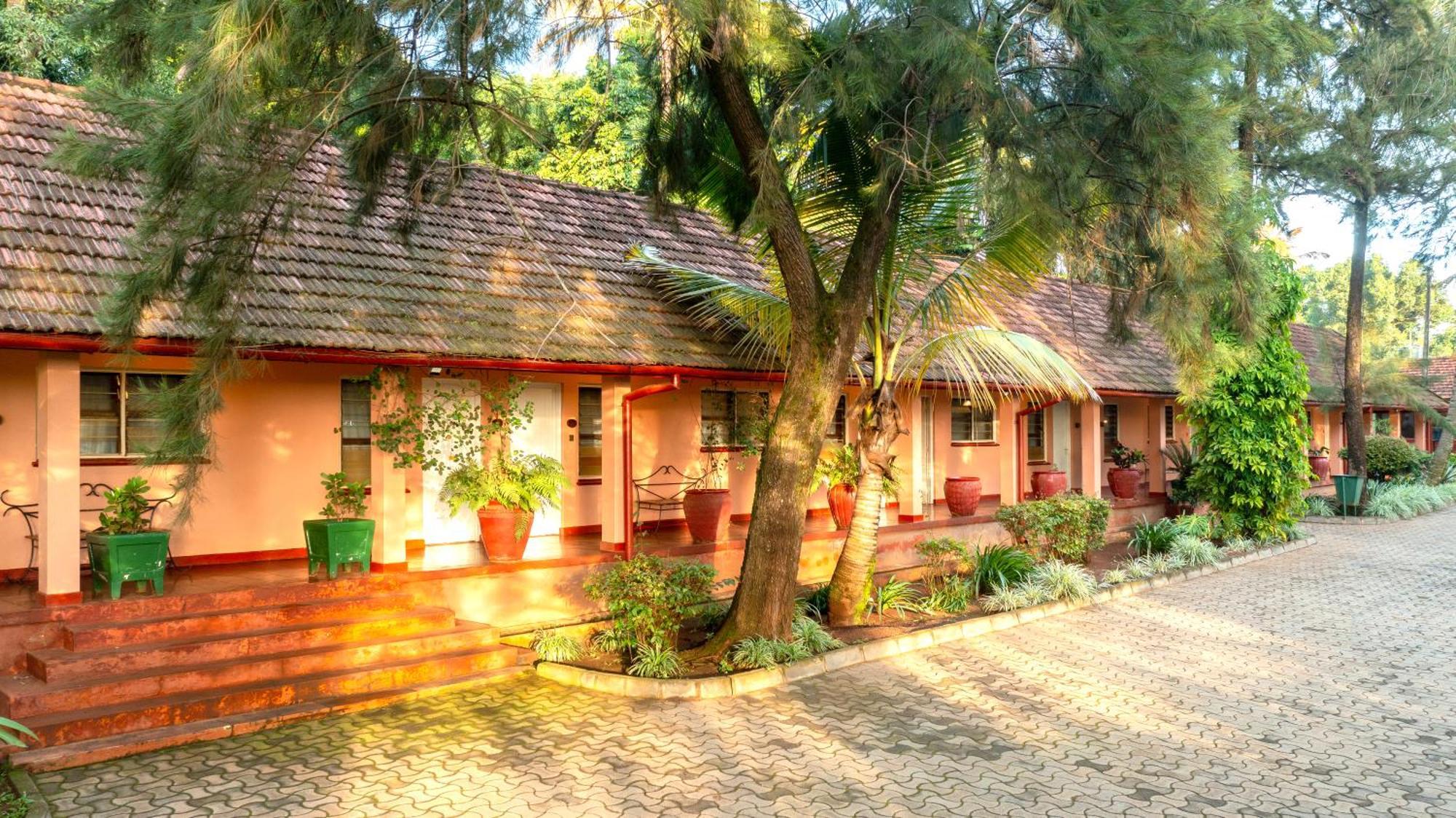 Masindi Hotel Экстерьер фото
