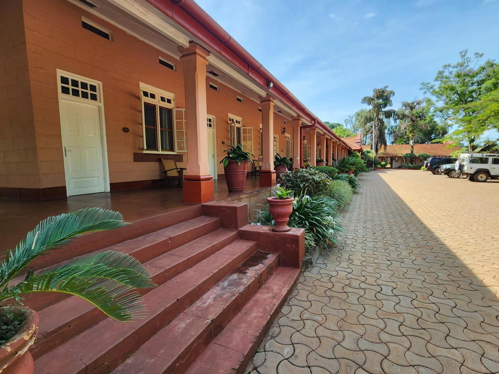 Masindi Hotel Экстерьер фото