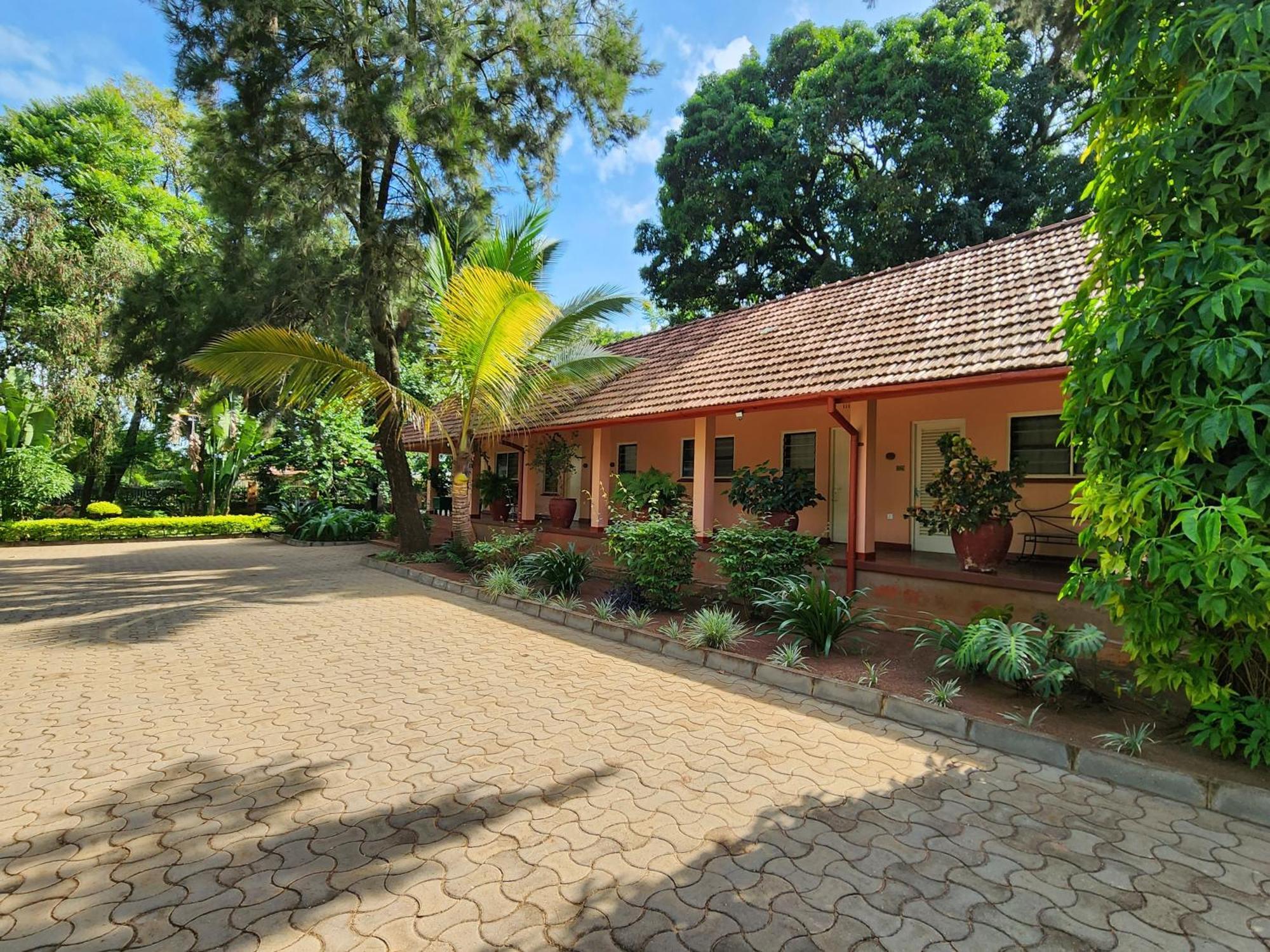 Masindi Hotel Экстерьер фото
