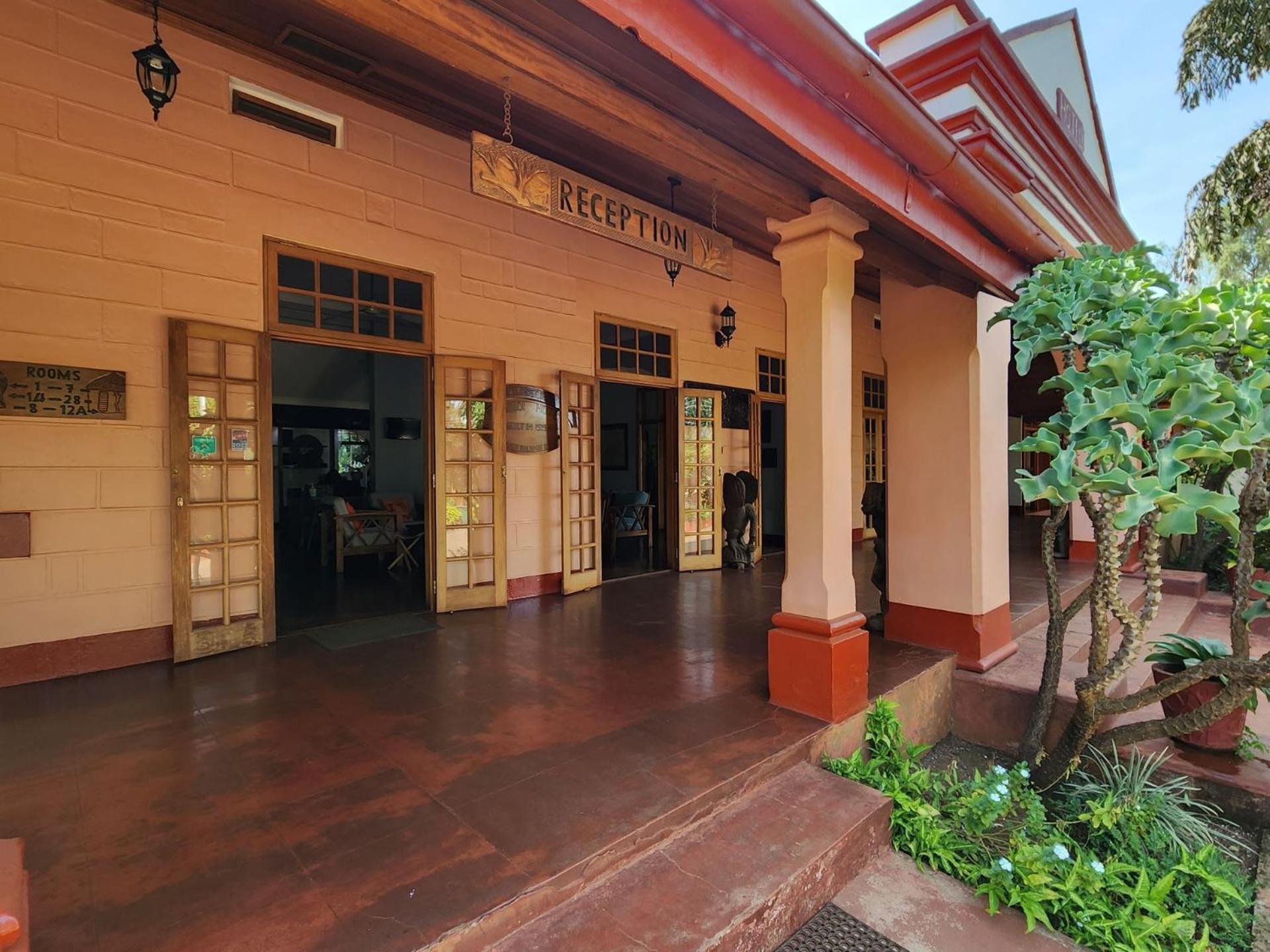 Masindi Hotel Экстерьер фото