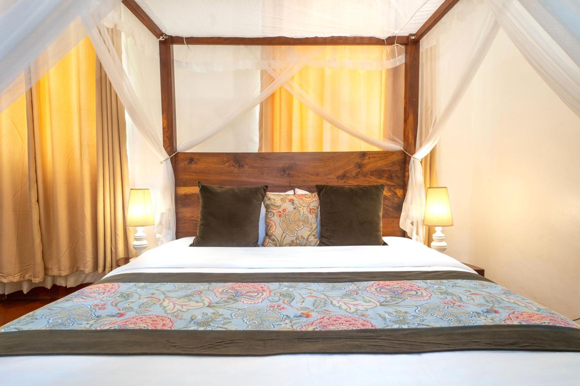 Masindi Hotel Экстерьер фото