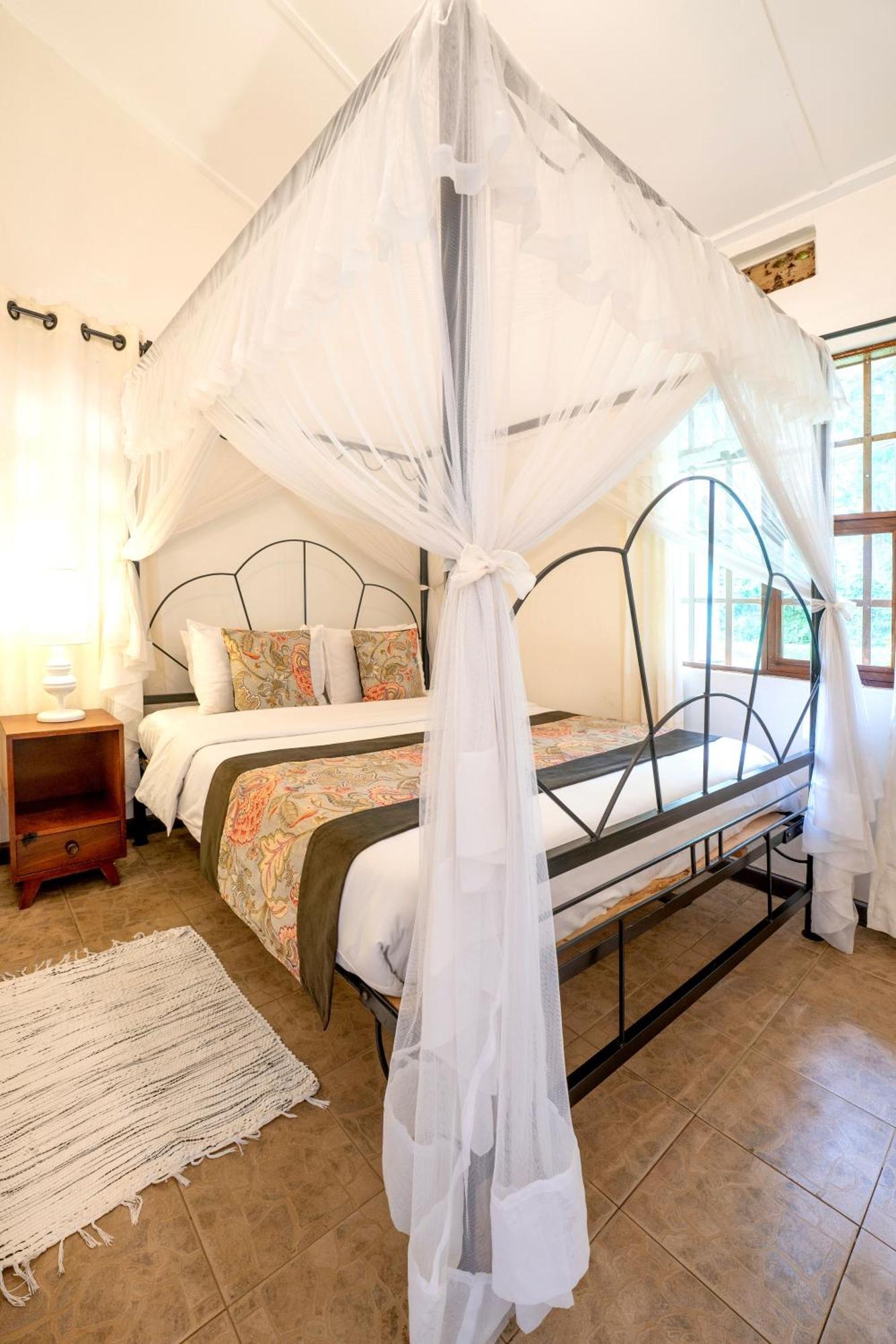 Masindi Hotel Экстерьер фото