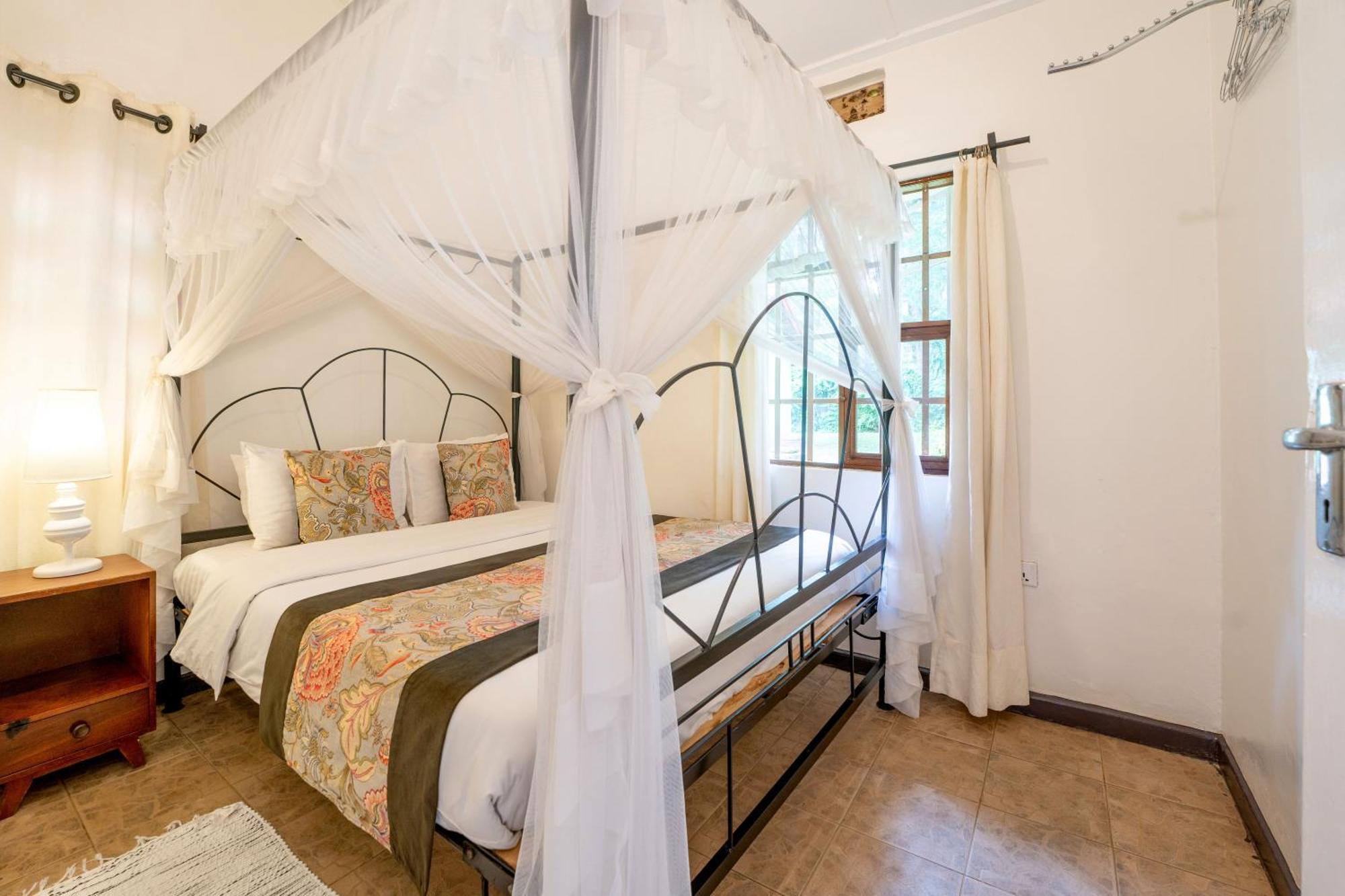 Masindi Hotel Экстерьер фото